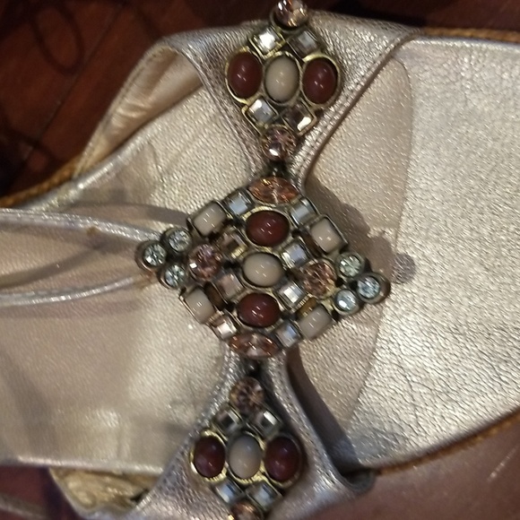 Lace up! Elegant wedge in gold with bling. - Picture 5 of 6